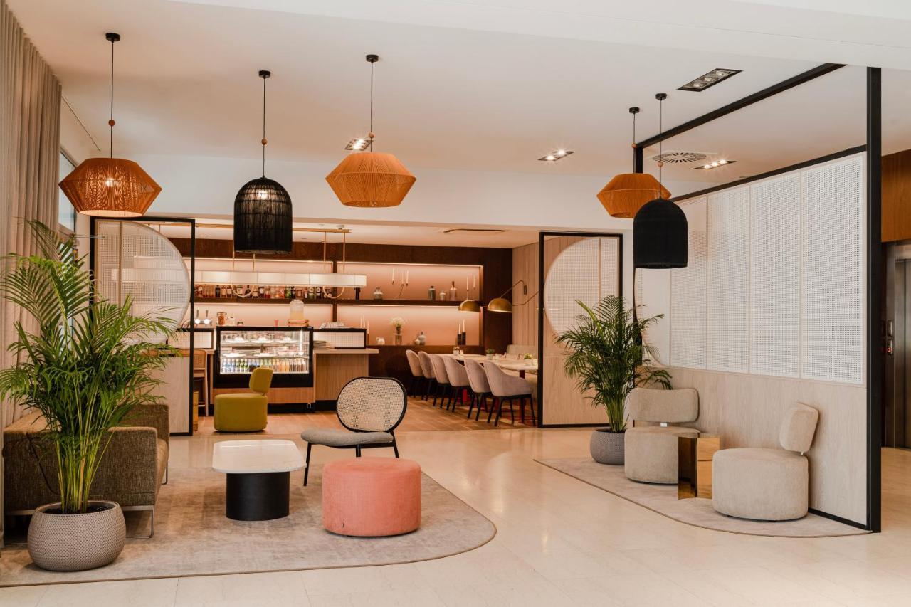 Royal Tulip Sand Kolobrzeg Bagian luar foto The lounge at the airport