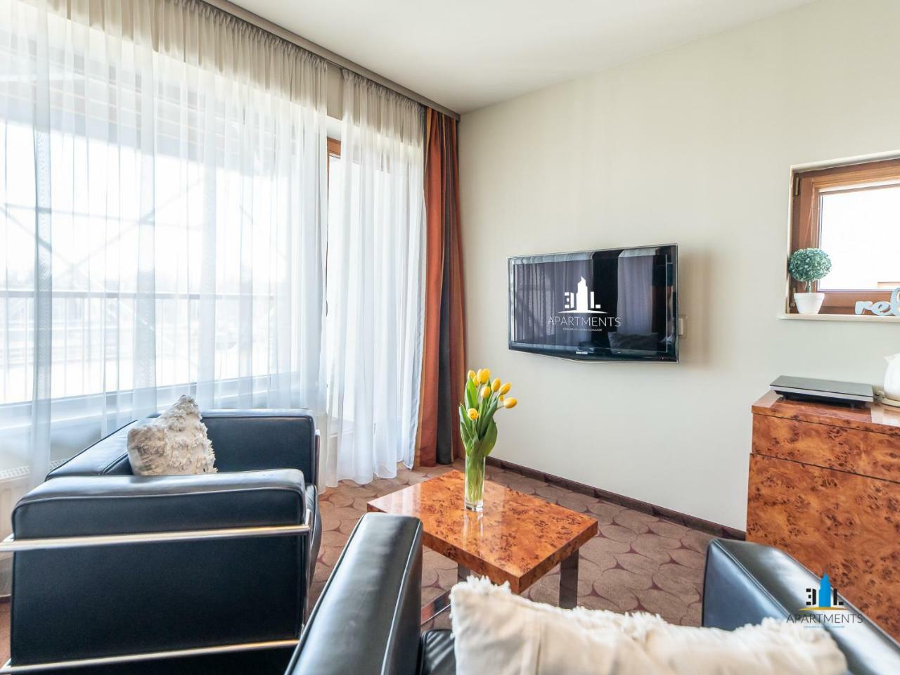 Royal Tulip Sand Kolobrzeg Bagian luar foto A living room in a serviced apartment in Munich, Germany